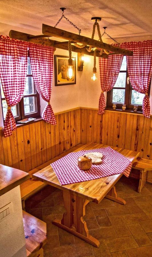 Holiday Home In Otocec Kranjska Krain 42903 Luaran gambar